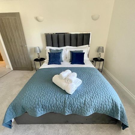Exquisite Apartment, Stone Throw From The Beach Bournemouth Exterior photo