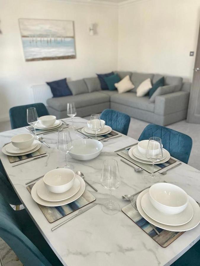 Exquisite Apartment, Stone Throw From The Beach Bournemouth Exterior photo