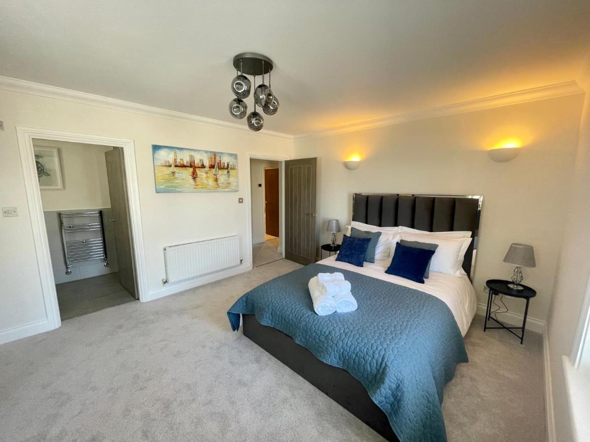 Exquisite Apartment, Stone Throw From The Beach Bournemouth Exterior photo