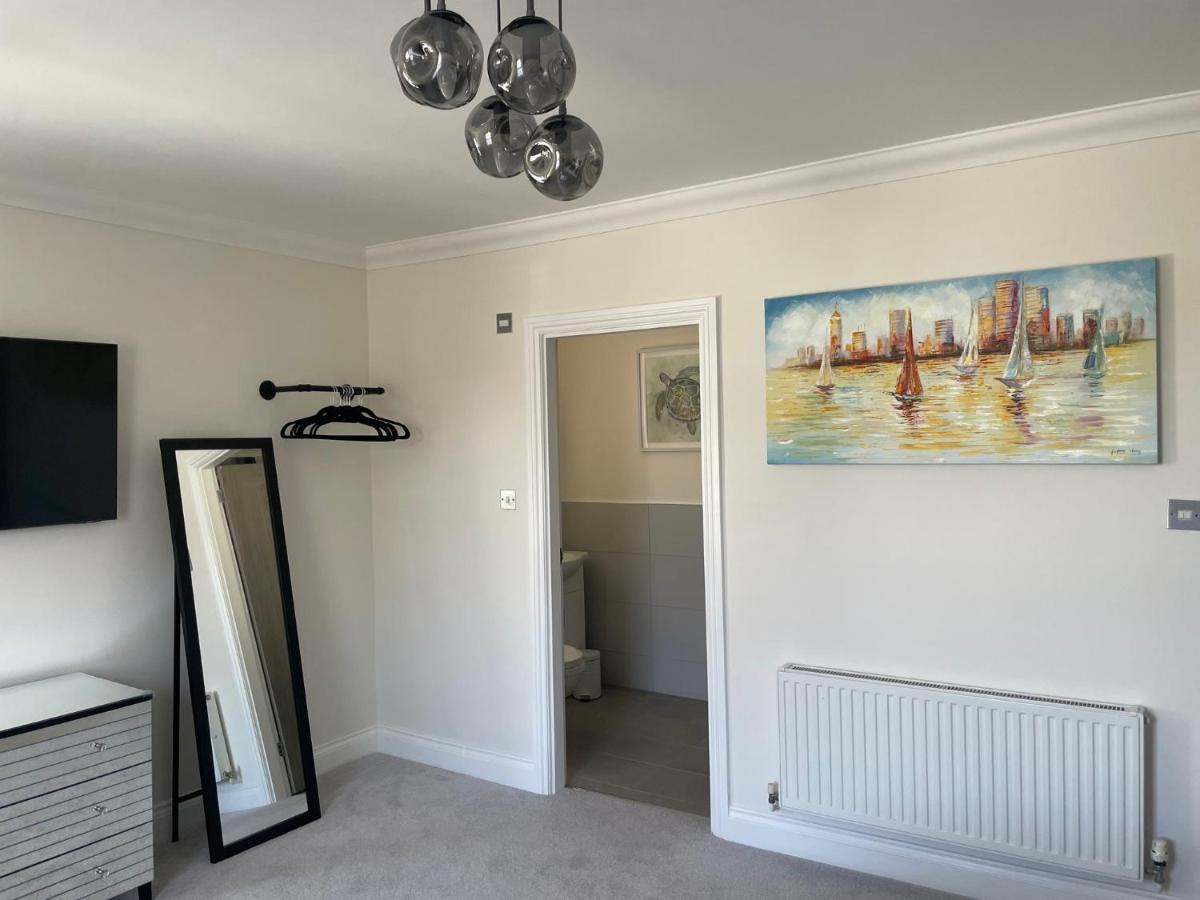 Exquisite Apartment, Stone Throw From The Beach Bournemouth Exterior photo